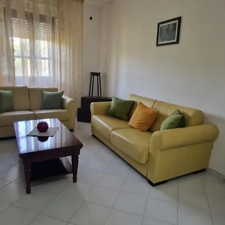 Casa Vacanza A Appartamento *